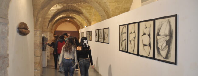 Arcos apre le porte alla mostra di Luigi Vollaro