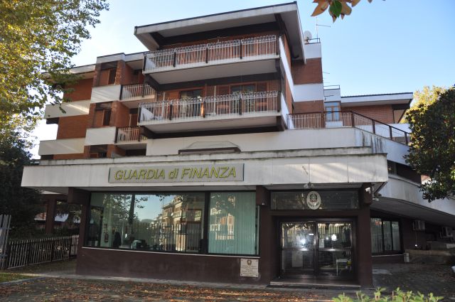 Avellino: Frode da 30 milioni di Euro con il “Bonus Facciata”: Crediti fittizi riciclati in una Società di Calcio, 13 arresti