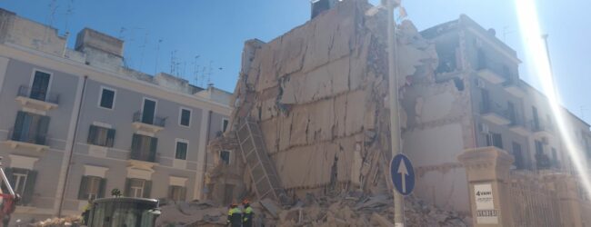 Crollo fabbricato a Bari: l’unità USAR di Benevento nel recupero della donna dispersa