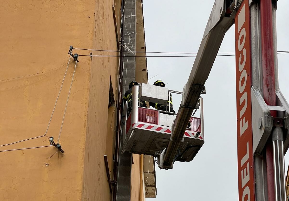 Proseguono le verifiche dei Vigili del Fuoco di Benevento a Bagnoli e Pozzuoli dopo il sisma