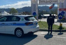 Fiera di San Giuseppe: Municipale sequestra 288 capi d’abbigliamento e sanzioni per 10 mila euro