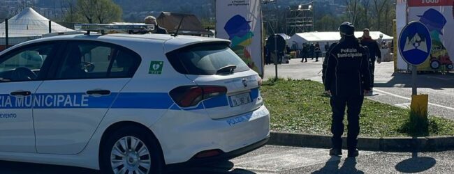 Fiera di San Giuseppe: Municipale sequestra 288 capi d’abbigliamento e sanzioni per 10 mila euro