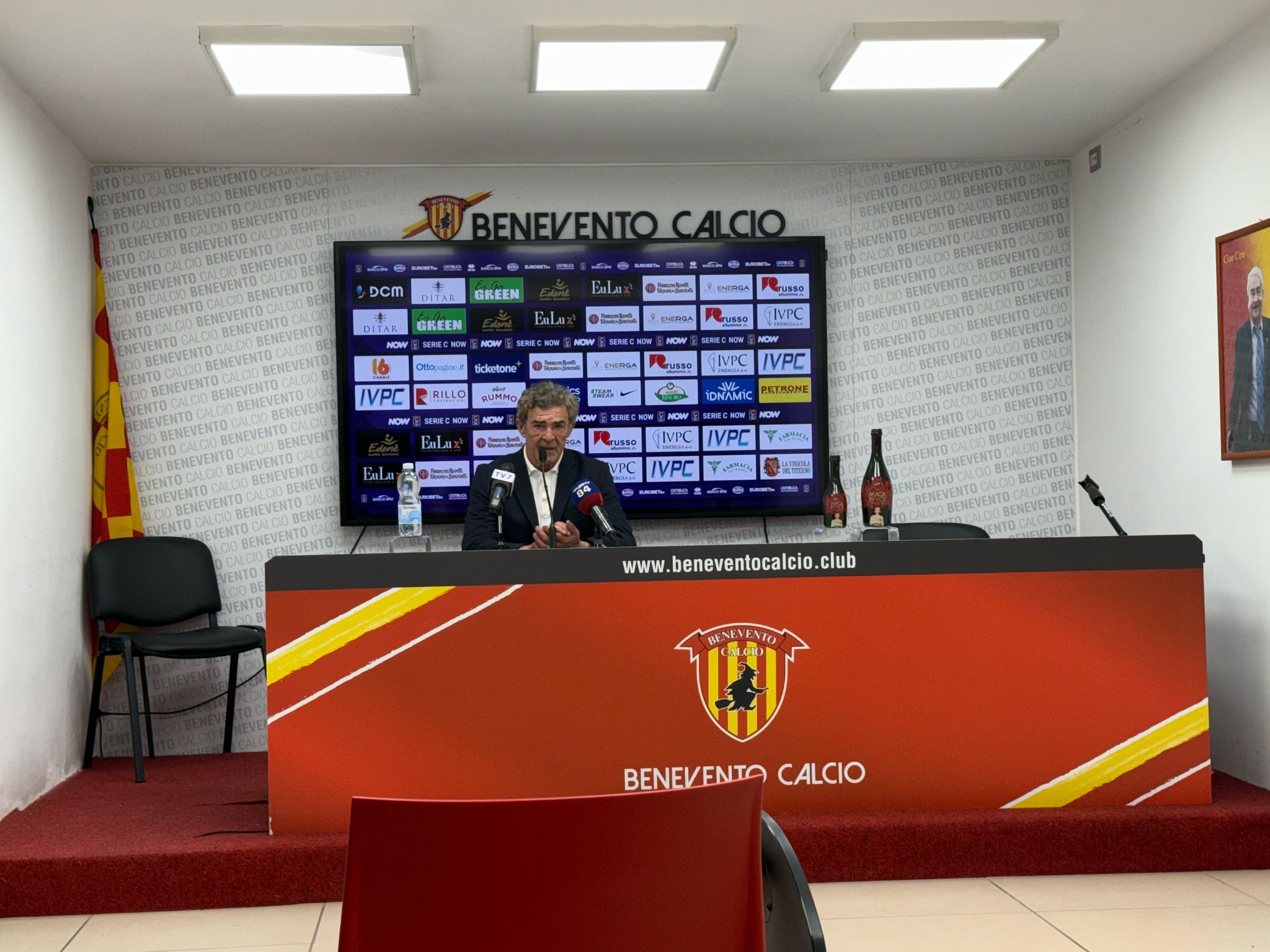 Benevento, Auteri: “Dobbiamo centrare il miglior piazzamento possibile. Domani un pareggio non basta, giochiamo con fame”