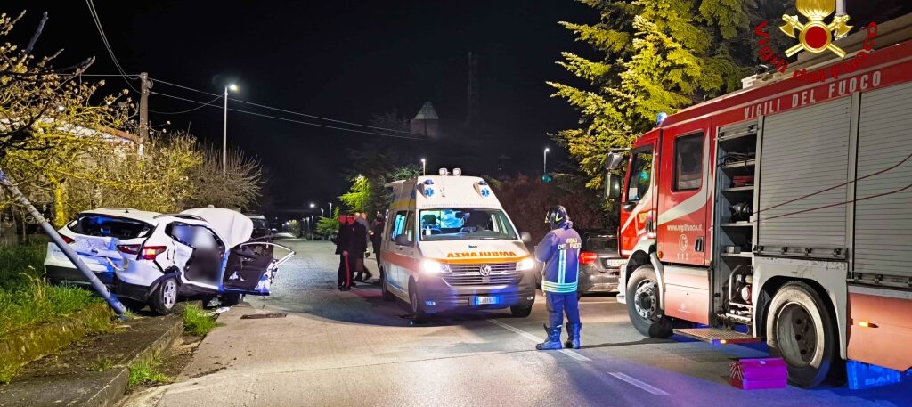 Incidente Stradale a Bisaccia: due feriti, sul posto i vigili del Fuoco e il 118
