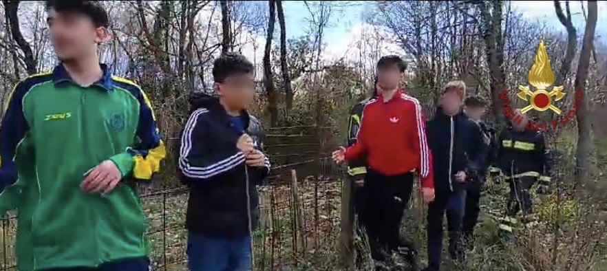 Aiello del Sabato: Vigili del Fuoco salvano cinque ragazzini bloccati da un gruppo di cinghiali