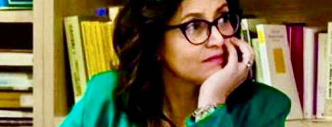 Prodi tira capelli a giornalista, Serino (Forza Italia): “Gesto grave. Le donne di sinistra, perché tacciono?”