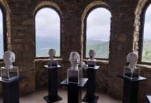 Ferdinando Creta cura “Secretum Iter” di Laura Niola: viaggio artistico tra le mura del Castello di Rocca Cilento