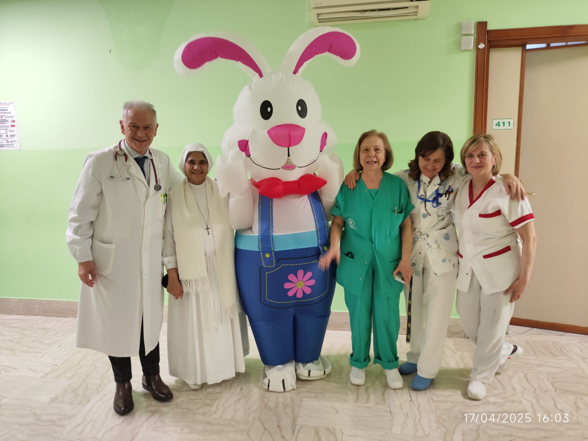 Un sorriso di dolcezza al Fatebenefratelli: Smile Animazione dona uova di cioccolato ai piccoli pazienti e alle neomamme