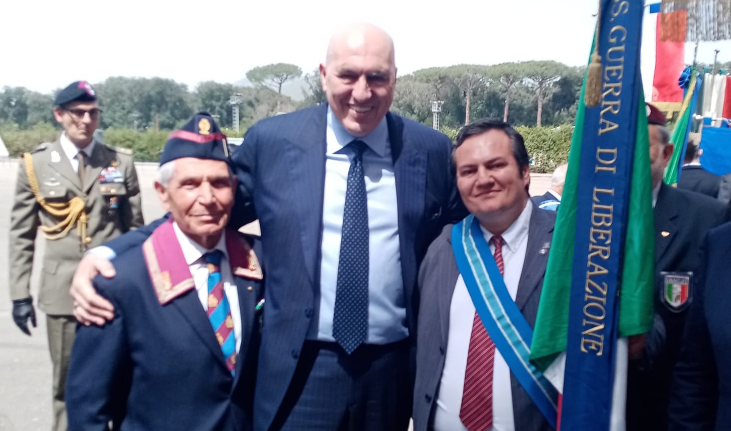 A Caserta, l’Associazione Guerra di Liberazione di Arpaise, ha incontrato il Ministro della Difesa, nel Giuramento dell’Aeronautica Militare