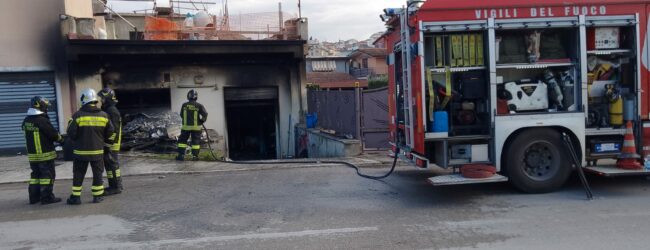 Domato l’incendio presso il deposito di Lungosabato Bacchelli, i ringraziamenti del sindaco Mastella