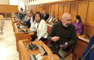 Vicenda scuola Torre, la maggioranza: “Alimentare allusioni sul finanziamento è tirare pugni non all’Amministrazione, ma alla Città”