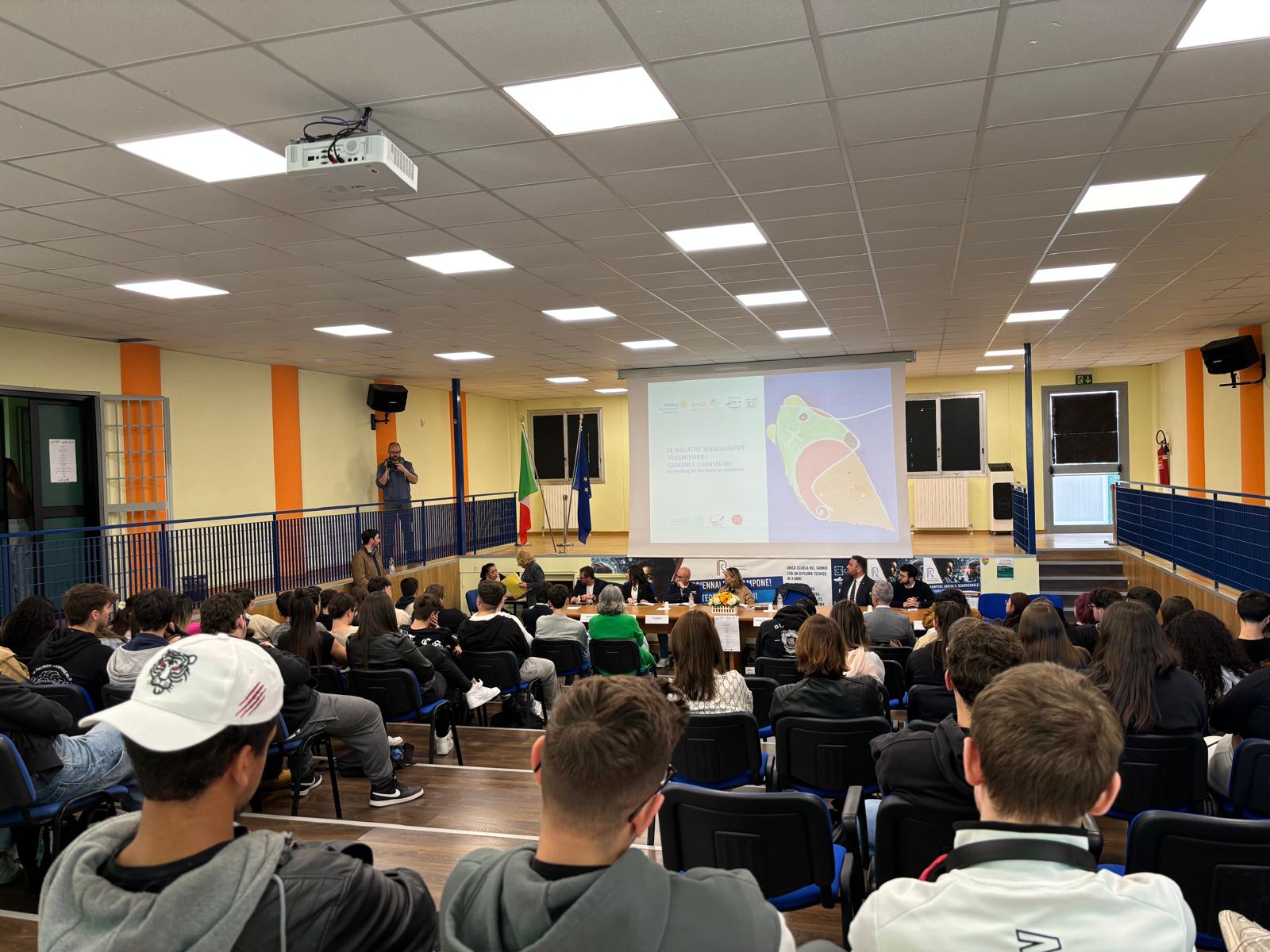 Malattie sessualmente trasmissibili, una lezione speciale rivolta ai ragazzi delle scuole