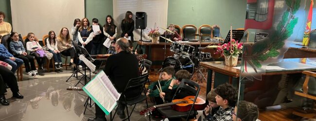 Puglianello, il concerto di Musica & Arte incanta i piccoli della Scuola primaria