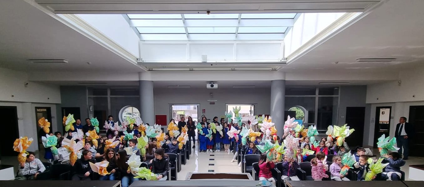 Paupisi: l’Amministrazione Comunale dona un dolce pensiero agli alunni del paese