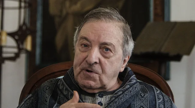 Addio a Roberto De Simone, il sindaco Mastella: “grande interprete della musica popolare partenopea: gli diciamo grazie”
