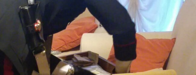 Monteforte Irpino: tenta di disfarsi della droga lanciandola nel cortile: 50enne denunciata dai Carabinieri per spaccio