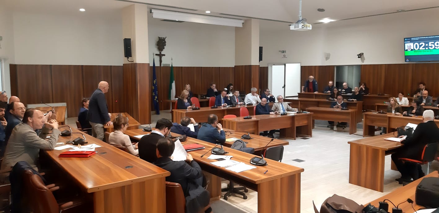 Avellino| Passa il bilancio, la sindaca Nargi regge al primo vero ostacolo del suo mandato. Ma in maggioranza la tregua è debole e la crisi politica è tutta da risolvere