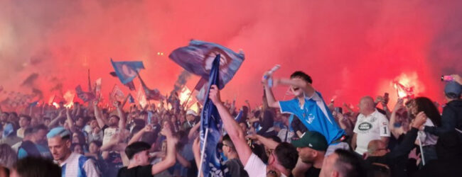 Napoli, esplode la festa: decine di migliaia in piazza per lo Scudetto