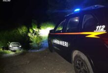 Bloccato con l’auto vicino a un burrone, salvo per miracolo a Greci