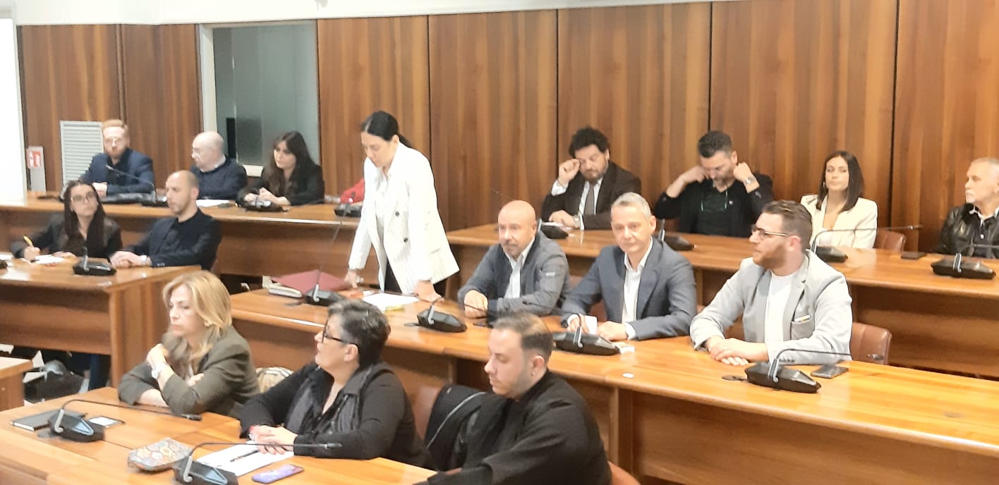 Maggioranza consiglio comunale Av