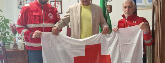 Giornata Mondiale della Croce Rossa, consegnato vessillo al sindaco di Telese Terme