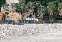 Torre, operai tornano a lavoro. Valditara in città