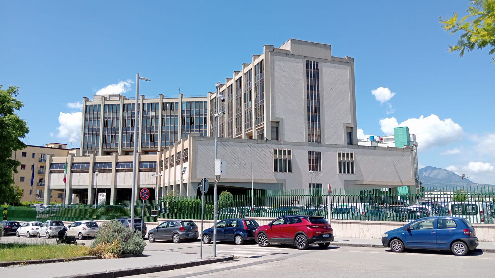 Rubavano componenti d’auto per rivenderli online: arrestati due 25enni