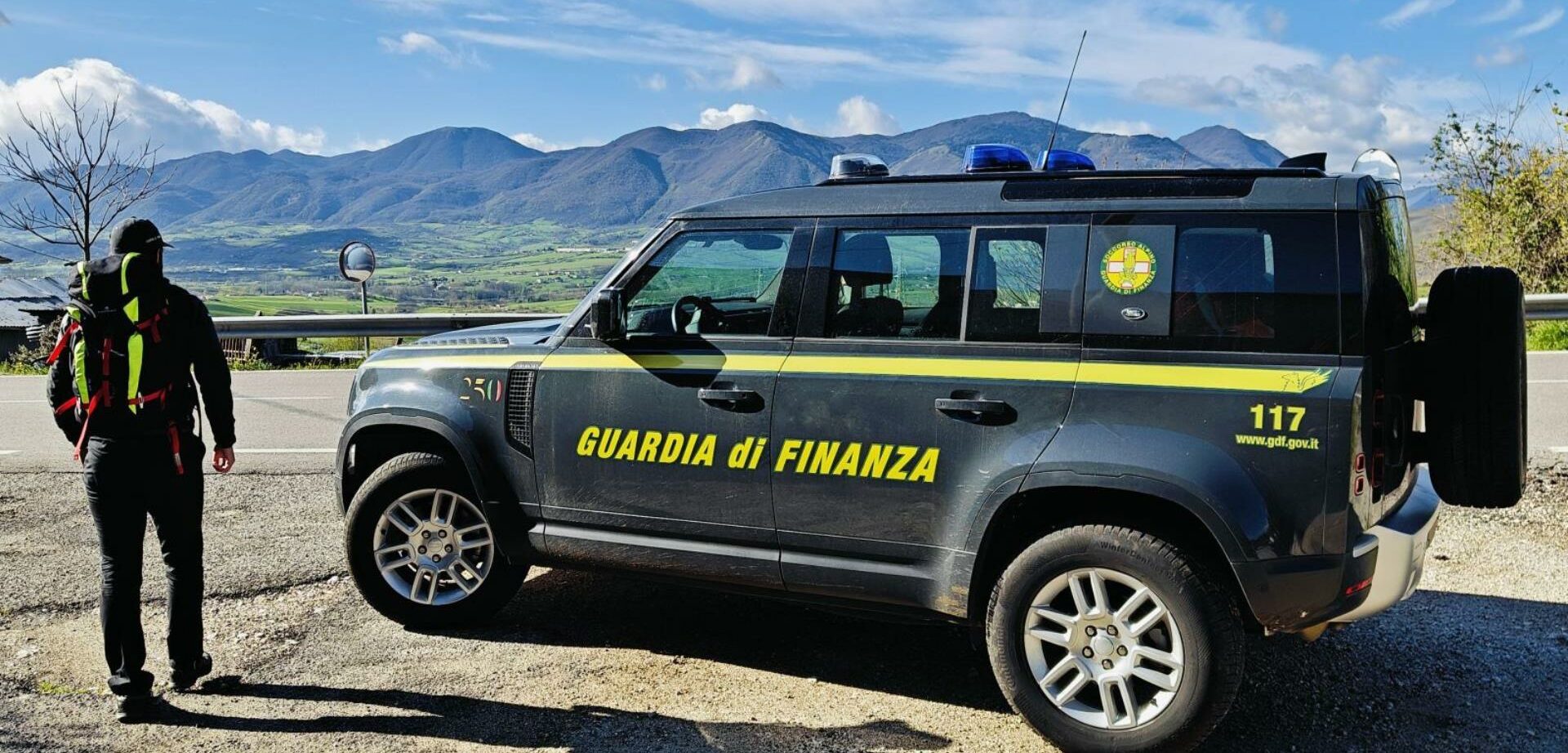 GdF Avellino: il Soccorso Alpino di Sant’Angelo dei Lombardi recupera due persone, di cui una gravemente ferita, nella Valle delle Ferriere a Pogerola di Amalfi