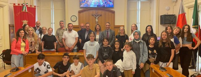 Delegazioni di scuole lituana, polacca e turca accolte dal sindaco Mastella a Palazzo Mosti