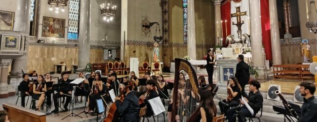 Gran finale per l’orchestra Giovanile Sirio, emozioni e talento nella Chiesa di San Francesco in piazza Dogana a Benevento
