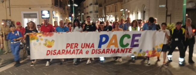 La marcia dei silenti, da Benevento al mondo: no alla guerra