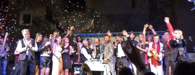 Il “Premio Ambasciatore del Sorriso 2025” celebra Enrico Caruso: Napoli onora il suo tenore