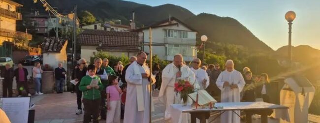 La comunità Parrocchiale di Pietrastornina, ha concluso con fede e devozione, le Celebrazioni del mese dedicato alla Madonna