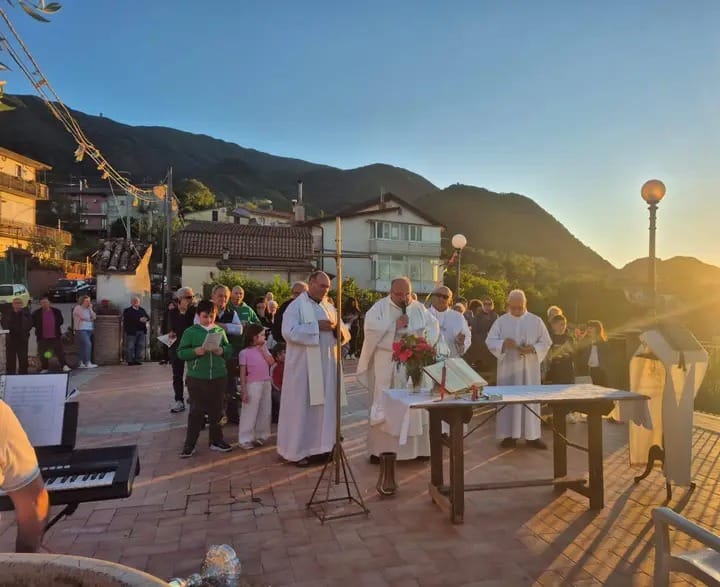 La comunità Parrocchiale di Pietrastornina, ha concluso con fede e devozione, le Celebrazioni del mese dedicato alla Madonna