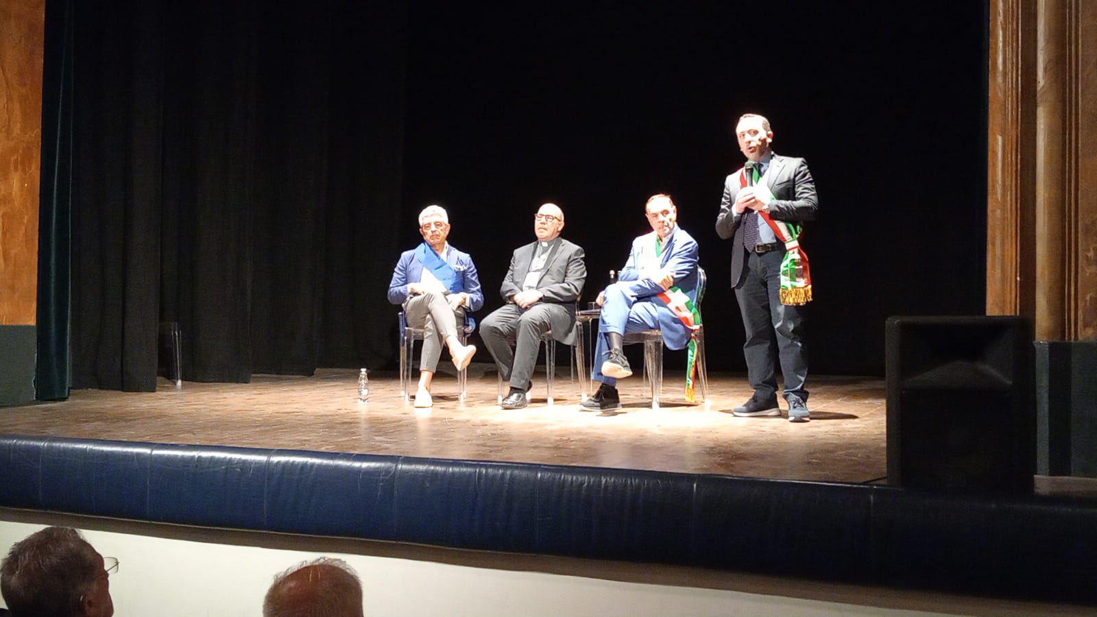 Accrocca: “c’è chi fa lo sporco gioco della guerra ma noi dobbiamo reagire”