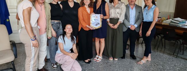 𝐏𝐫𝐨𝐠𝐞𝐭𝐭𝐨 “𝐍𝐮𝐨𝐯𝐞 𝐃𝐢𝐫𝐞𝐳𝐢𝐨𝐧𝐢”, i𝐧𝐜𝐨𝐧𝐭𝐫𝐨 𝐩𝐫𝐞𝐬𝐬𝐨 𝐥’𝐈𝐬𝐭𝐢𝐭𝐮𝐭𝐨 𝐏𝐞𝐧𝐢𝐭𝐞𝐧𝐳𝐢𝐚𝐫𝐢𝐨 𝐌𝐢𝐧𝐨𝐫𝐢𝐥𝐞 𝐝𝐢 𝐀𝐢𝐫𝐨𝐥𝐚 e la Comunità Emmanuel di Faicchio