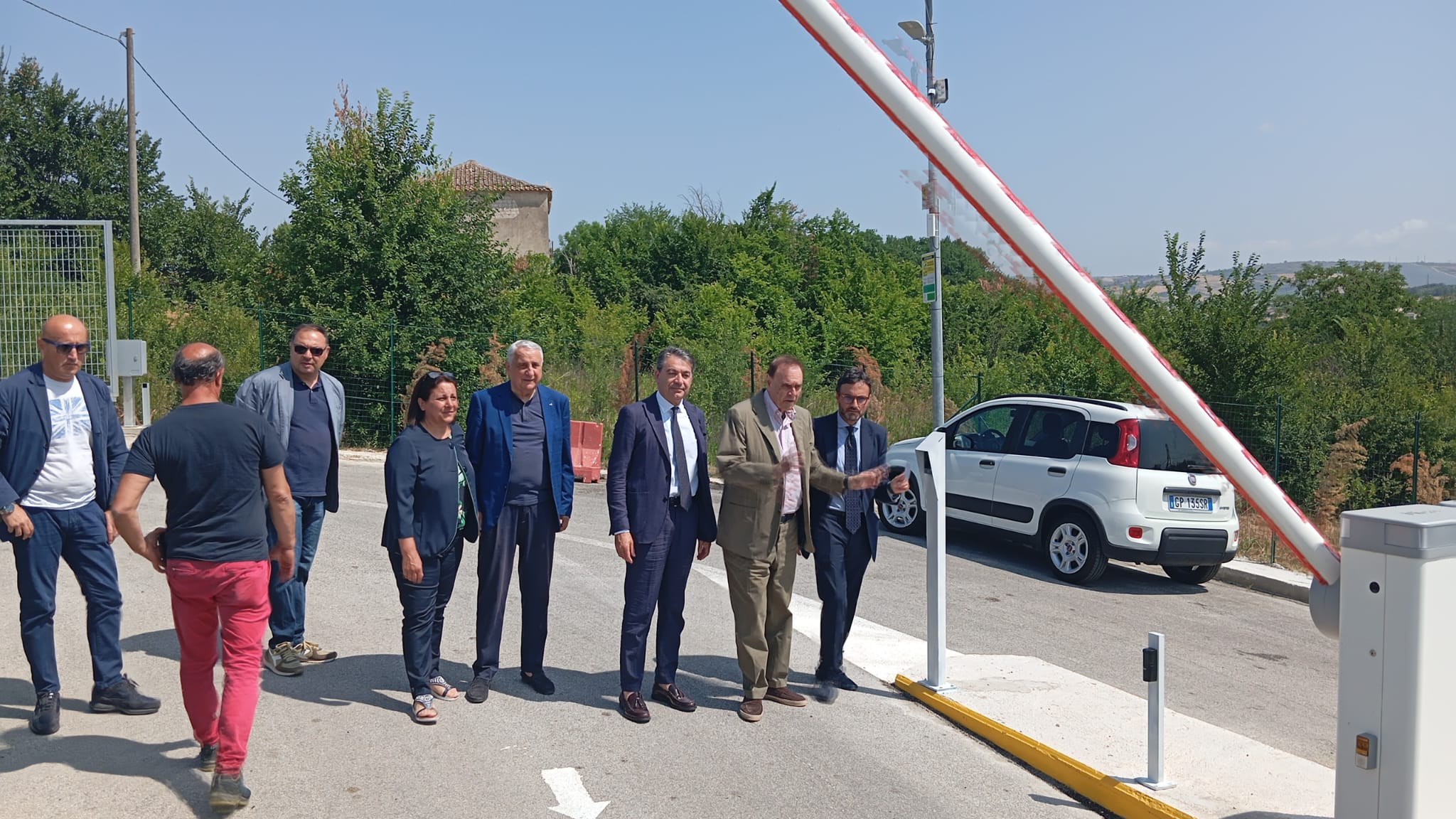 Inaugurato il rinnovato Ecopunto di San Vitale: da oggi è una “smart isola” con accesso controllato