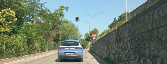 Droga, tre arrestati a Benevento: gestivano un traffico di cocaina e crack