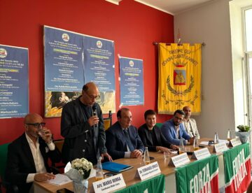 Tajani al congresso cittadino di San Giorgio del Sannio,sulle Regionali: “Terzo mandato non ci sarà. Serve un candidato civico, oltre i confini del centrodestra”