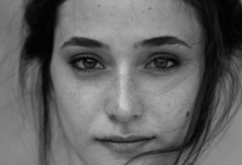 Frida Kahlo protagonista al Mulino Pacifico: il 27 giugno in scena “Frida. Sulle mie rovine” per il Campania Teatro Festival