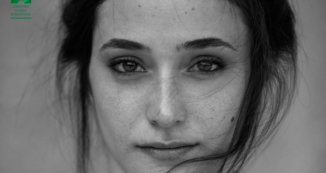 Frida Kahlo protagonista al Mulino Pacifico: il 27 giugno in scena “Frida. Sulle mie rovine” per il Campania Teatro Festival