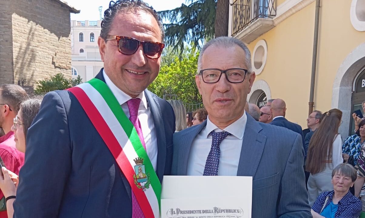 Festa della Repubblica: conferita l’onorificenza di Cavaliere al telesino Domenico Cimmino. Il sindaco Caporaso: “Un esempio di dedizione e senso dello Stato”