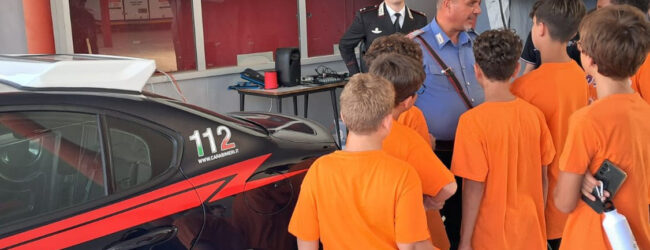 Ariano Irpino: i Carabinieri incontrano i ragazzi del campo estivo della Protezione Civile: focus su legalità, bullismo e rischi della rete