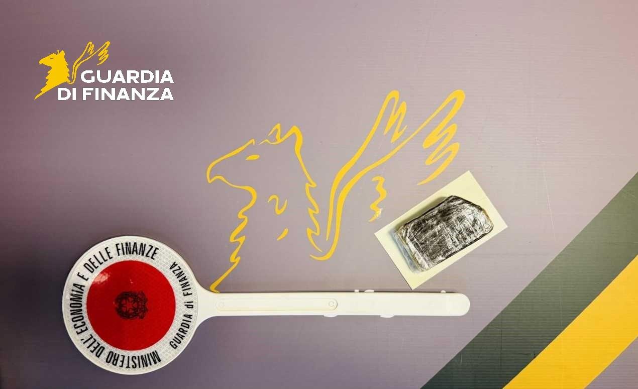 GdF Benevento: controlli antidroga in citta’, un arresto e sequestrati 90 grammi di droga