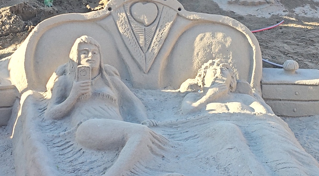 Una mostra a cielo aperto sulla spiaggia di Forio, Antonio Iannini e le sue sculture di sabbia