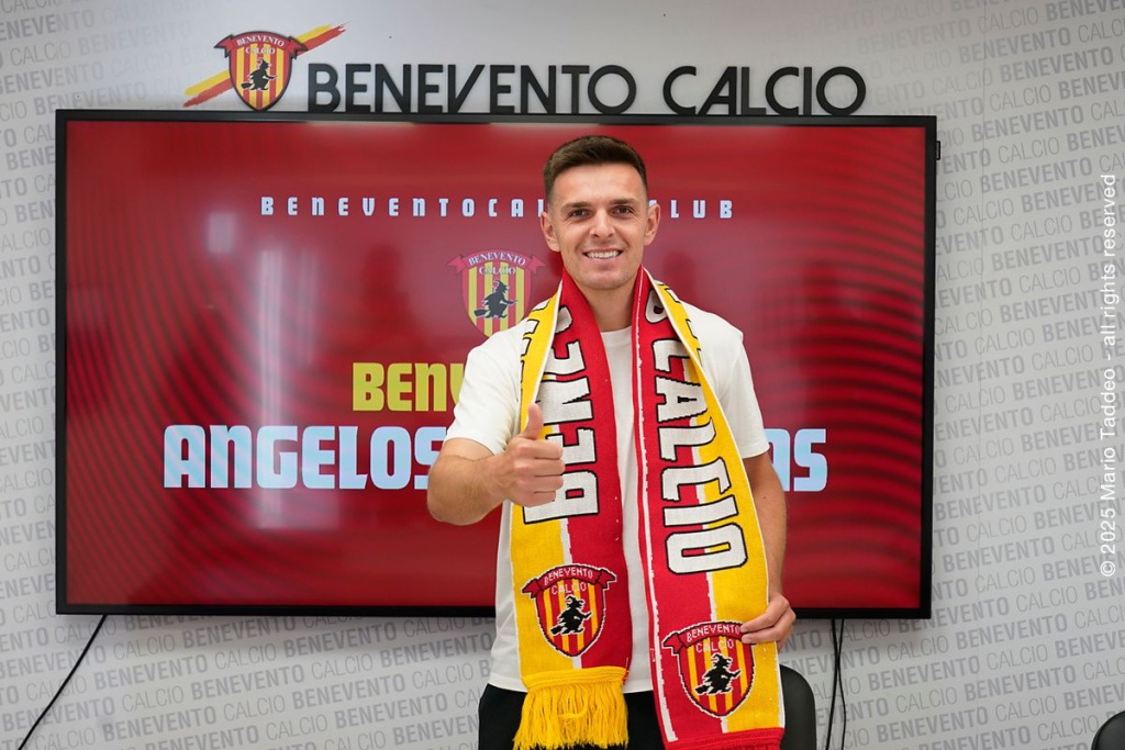 Benevento, ufficiale un centrocampista. Chiuso il portiere, Esposito sarà il secondo