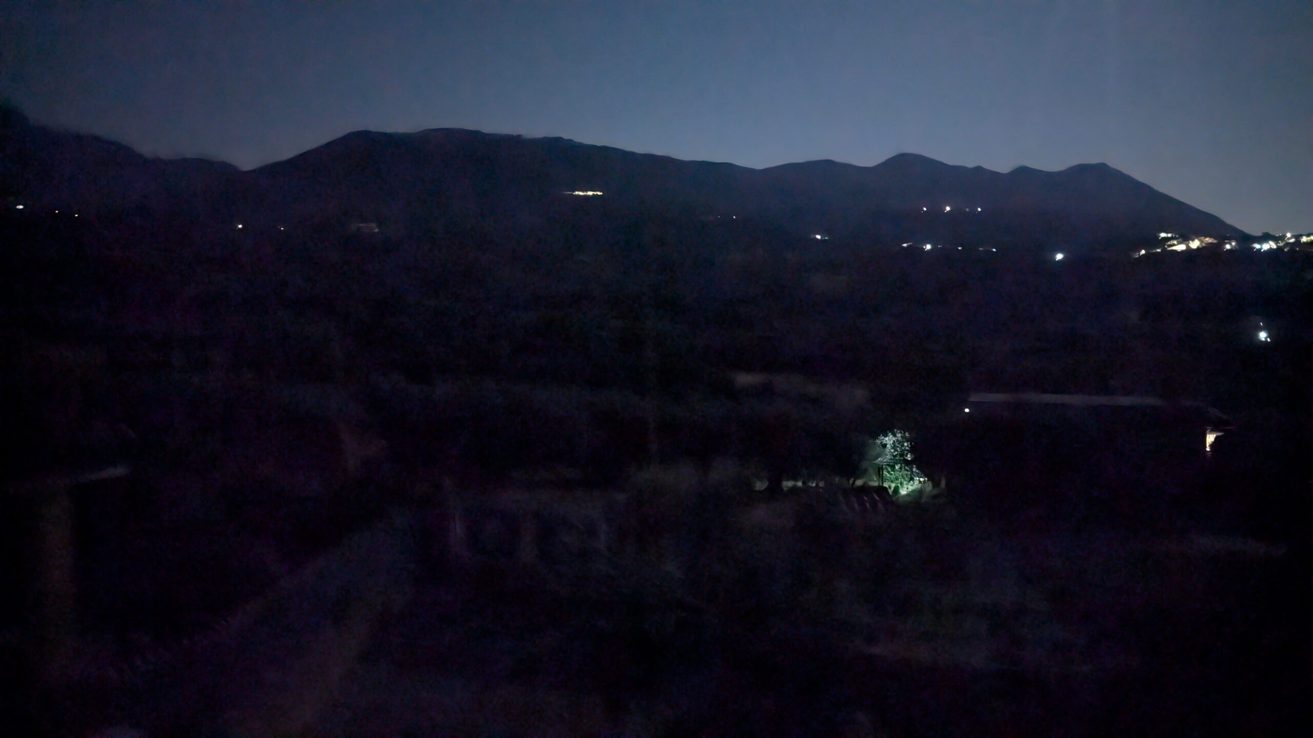 Frazione San Silvestro (Sant’Agata De’Goti – BN) da giorni al buio e segnalazioni censurate su Facebook. Il diritto di parola non deve essere un’opzione