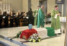 Avellino| La città accoglie le spoglie di Fiorentino sullo e sua moglie, sentita cerimonia nella chiesa santuario del S.S. Rosario