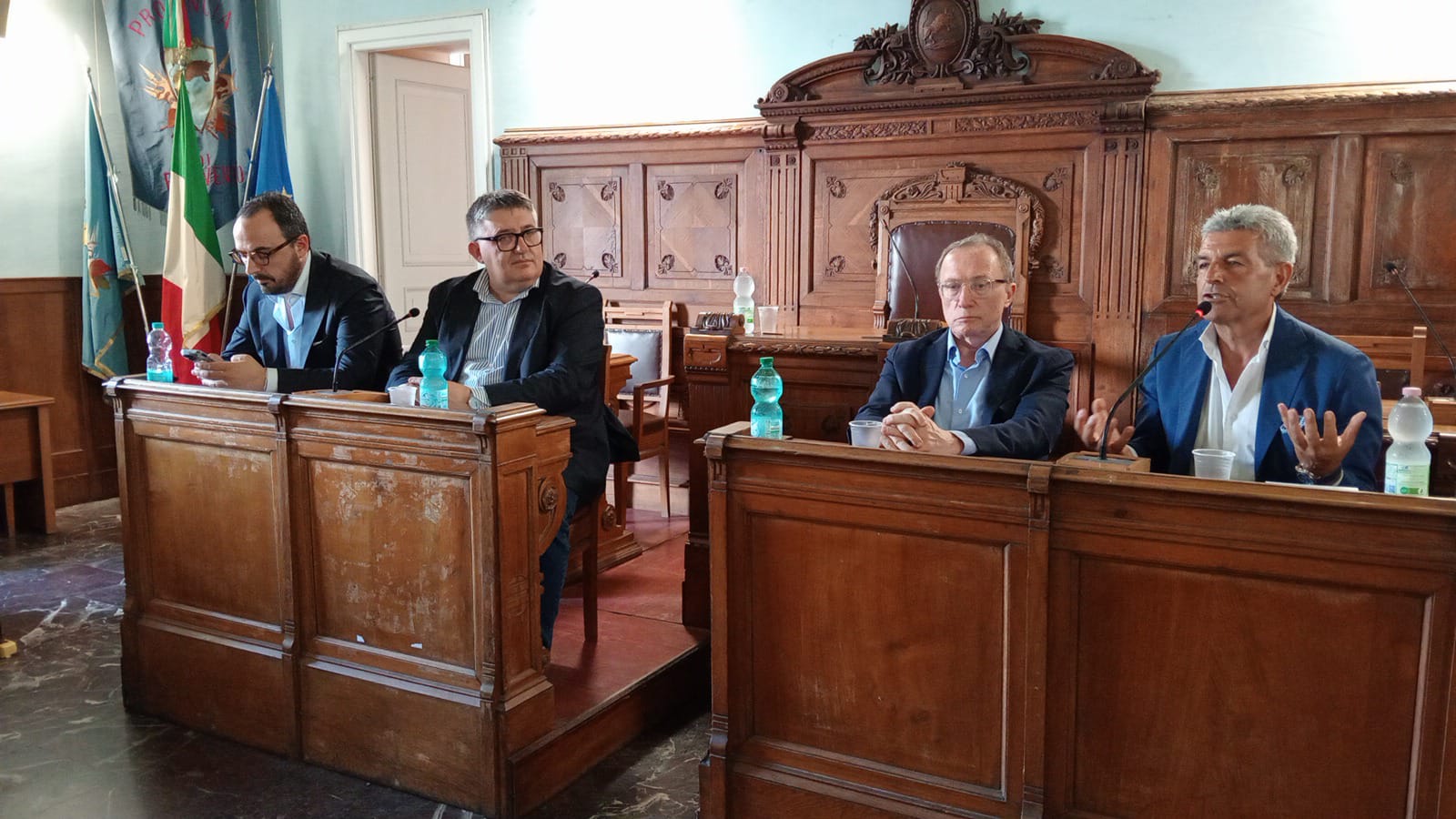 Rifiuti, pax Provincia-Ato-Samte con l’imprimatur di Bonavitacola