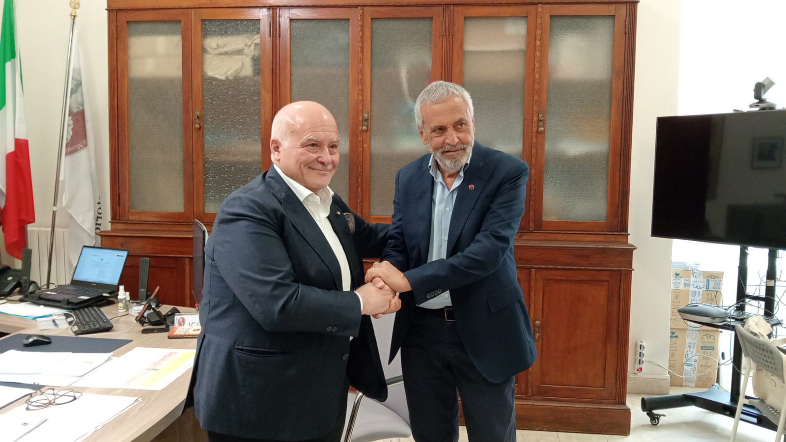 Un “cameragno” tra le stanze di Euterpe